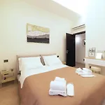 Guli's - Lusso E Comfort In Centro Storico Apartment *
